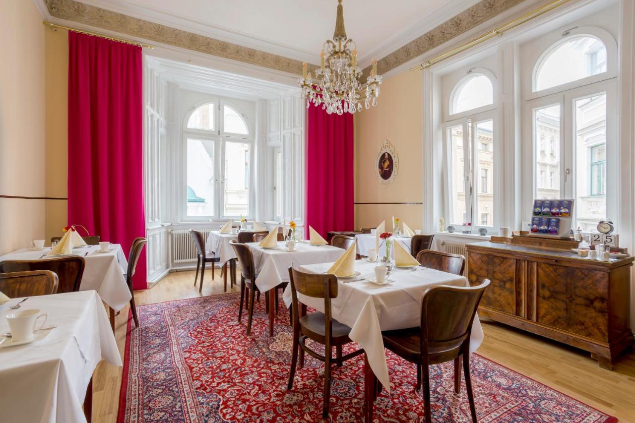 Boutique Hotel Columbia Wina Bagian luar foto