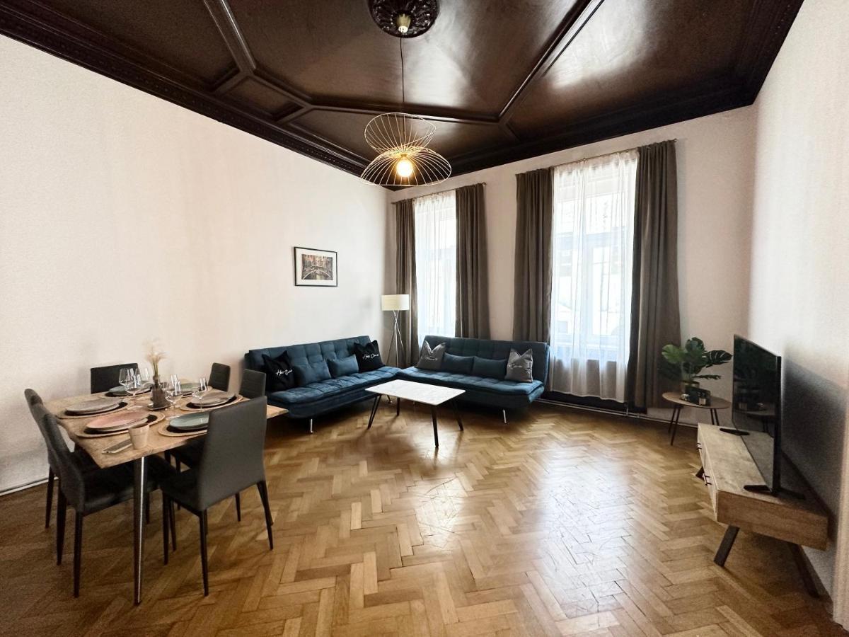 Boutique Hotel Columbia Wina Bagian luar foto