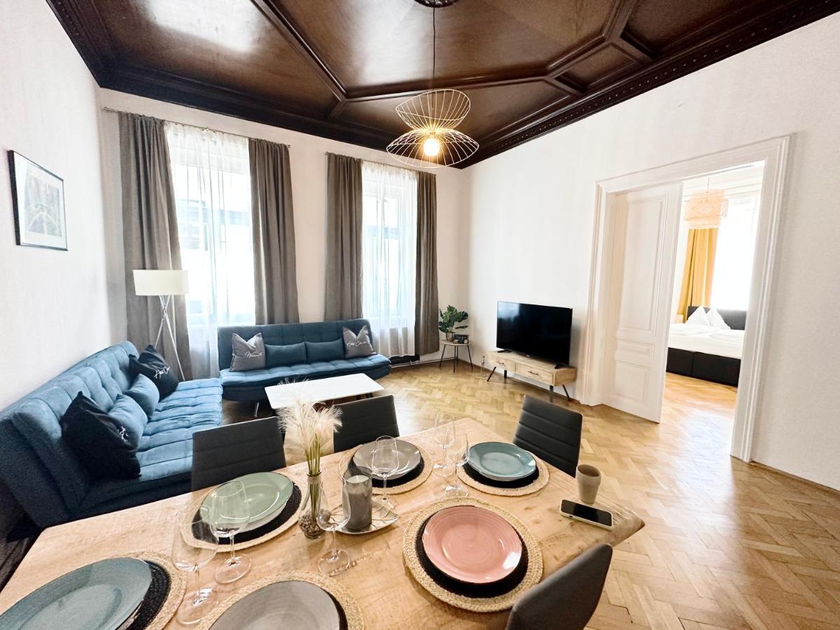 Boutique Hotel Columbia Wina Bagian luar foto